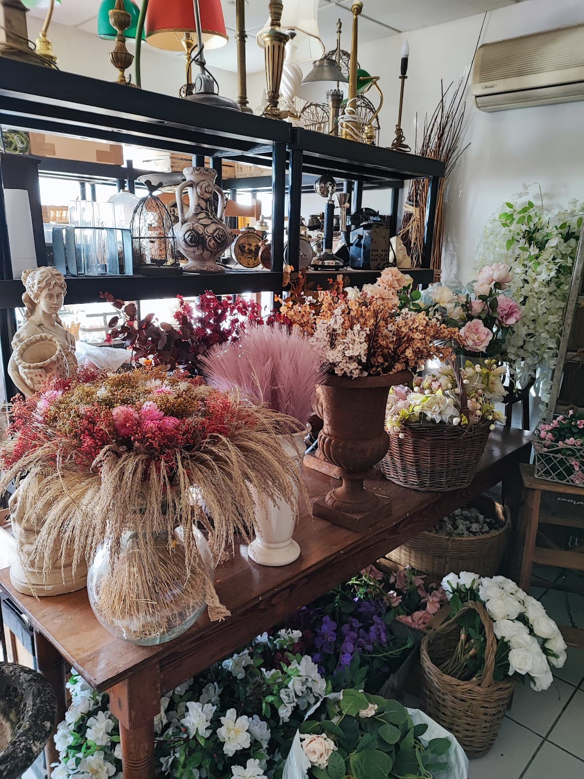 Kévin la Brocante, objets vintage et déco événementielle - 7
