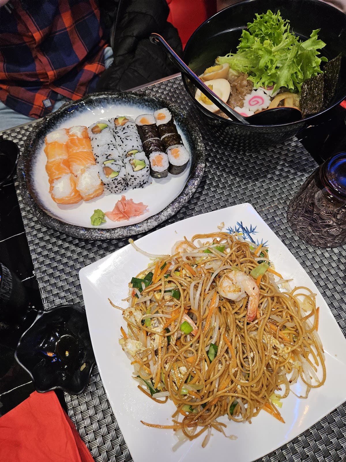Sushi and more sushi - 4
