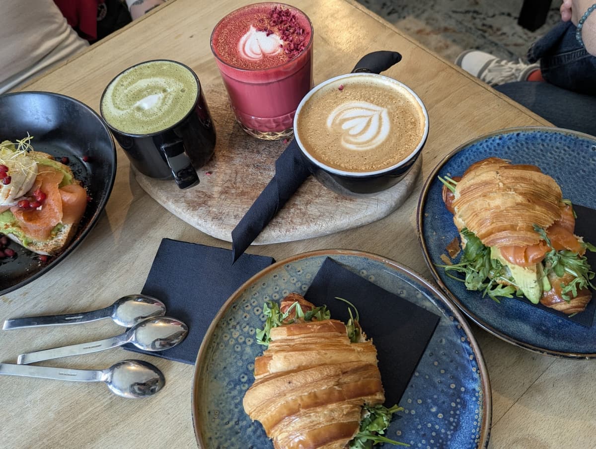 A cool spot for a healthy lunch? - 9