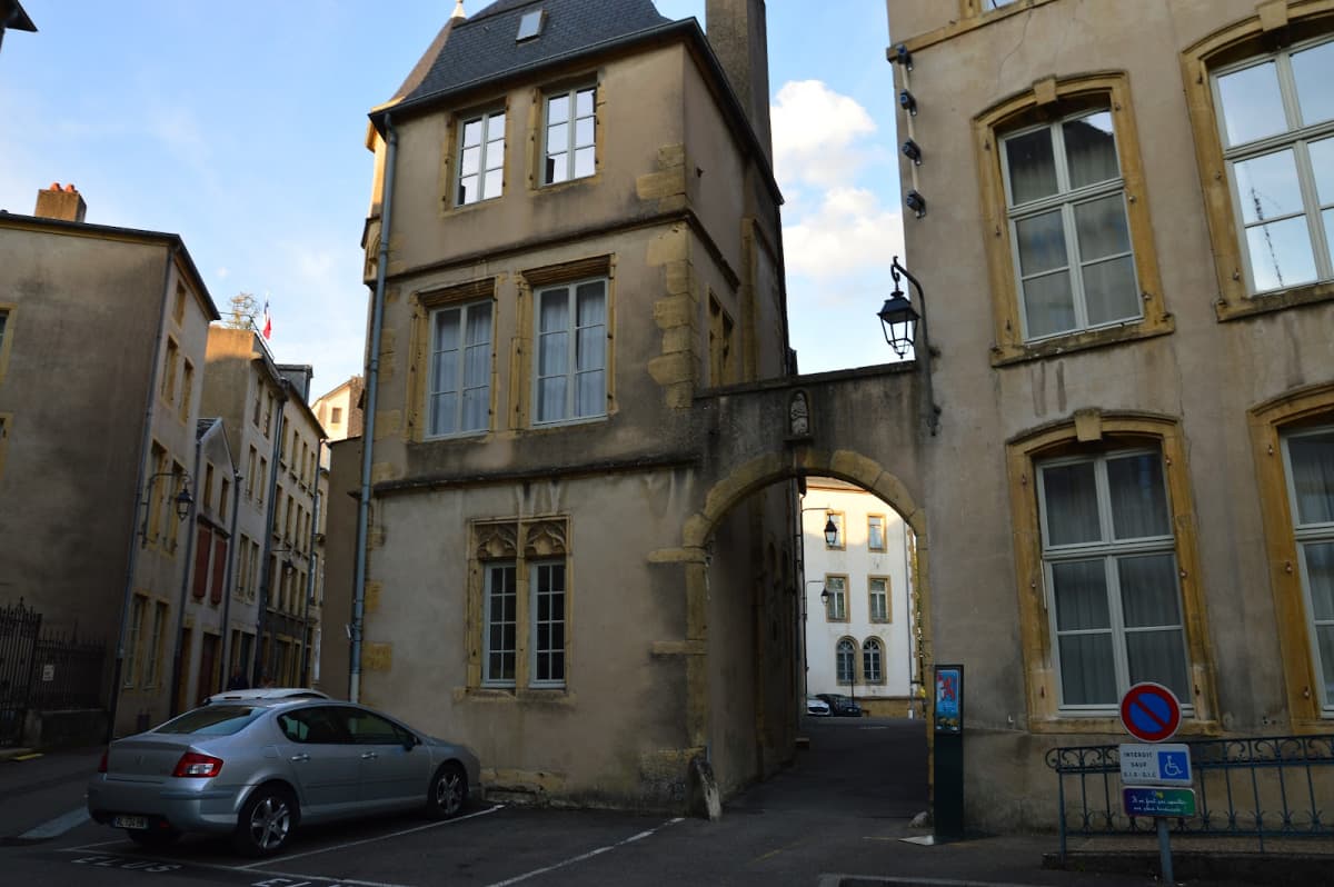 Une tour, un musée ou un donjon ? - 10