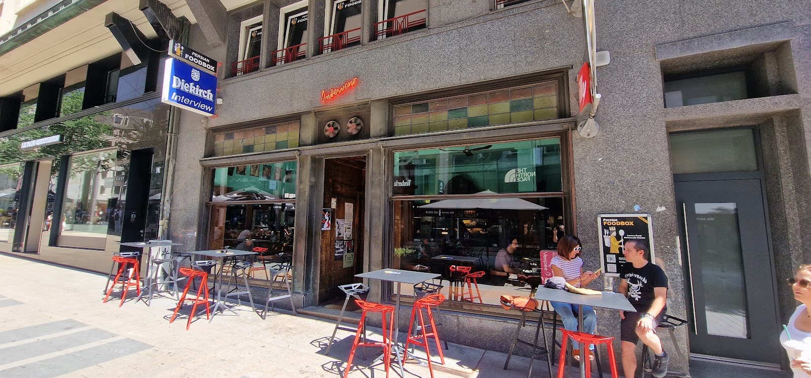 The Rock'n'Roll café - 2
