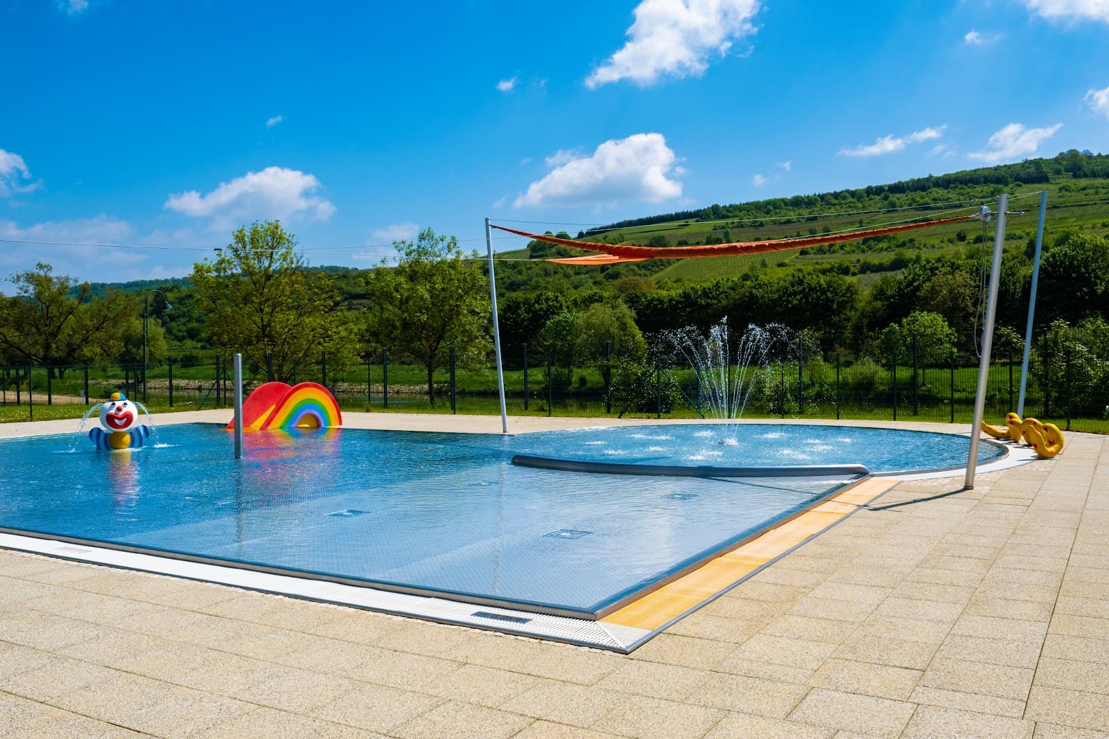 Swimming in front of the vineyards in Grevenmacher - 8