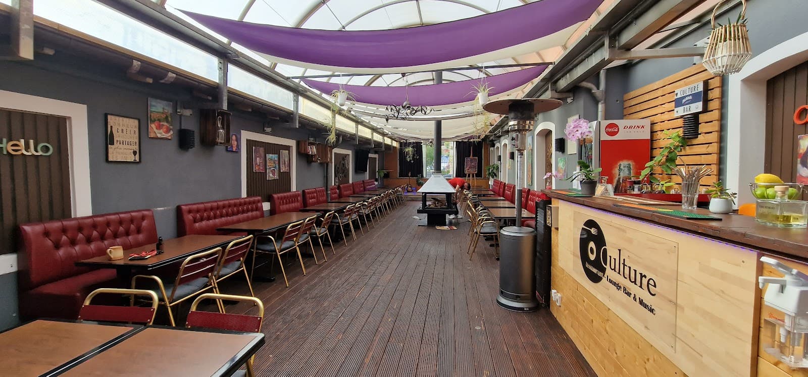 Plus qu'un simple bar ! - 6
