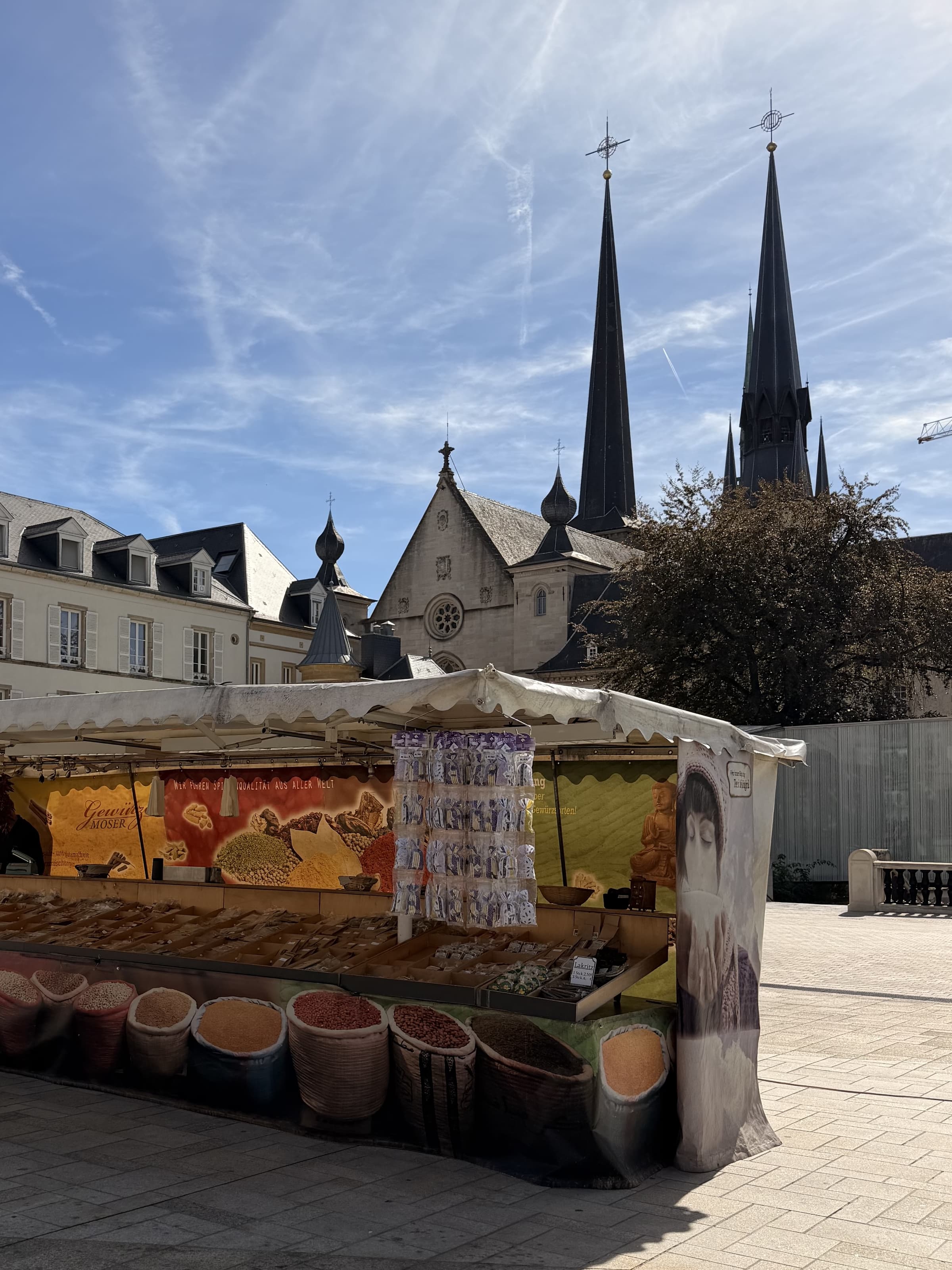 Viens faire un tour aux marchés de la capitale - 2
