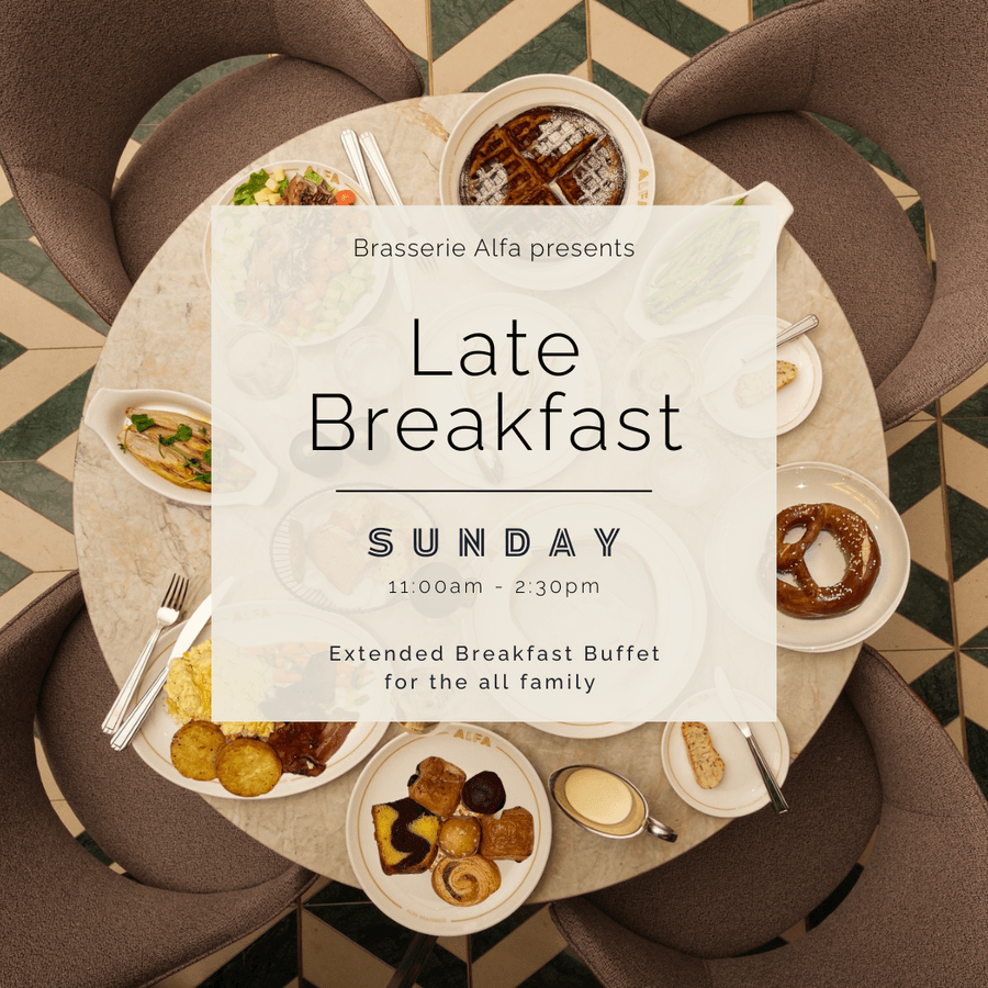 Petit-déjeuner tardif à la Brasserie Alfa
