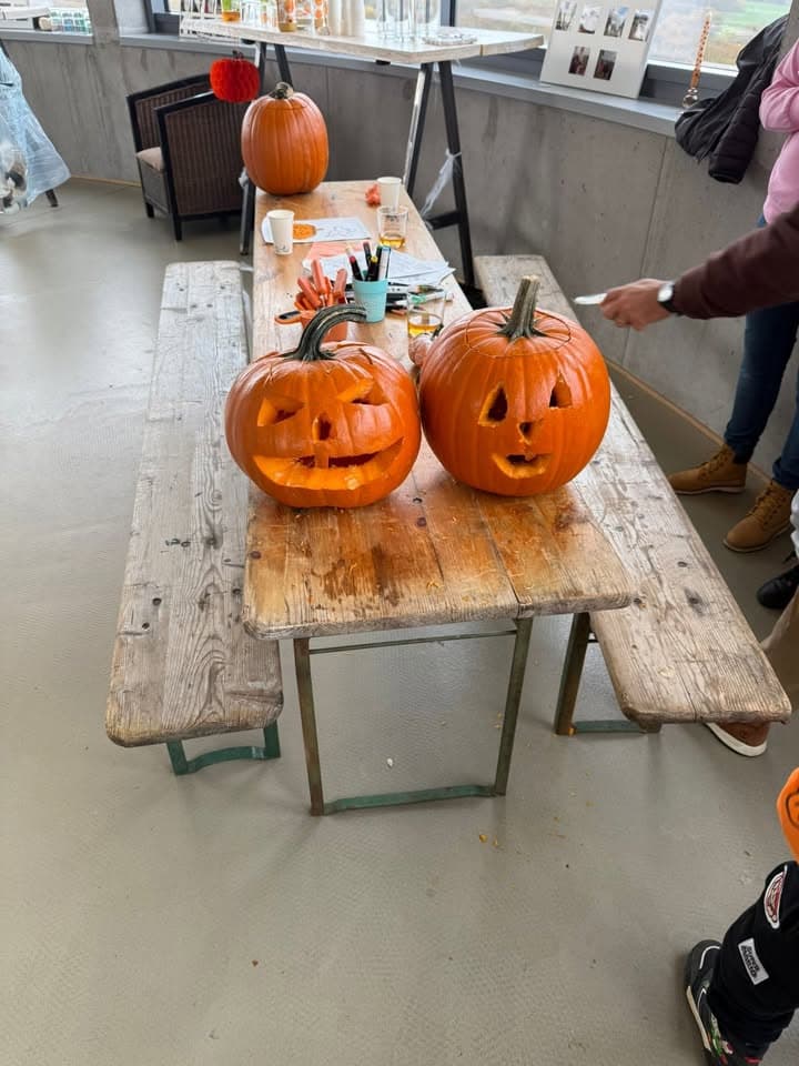Atelier de sculpture de citrouilles à l’Aquatower