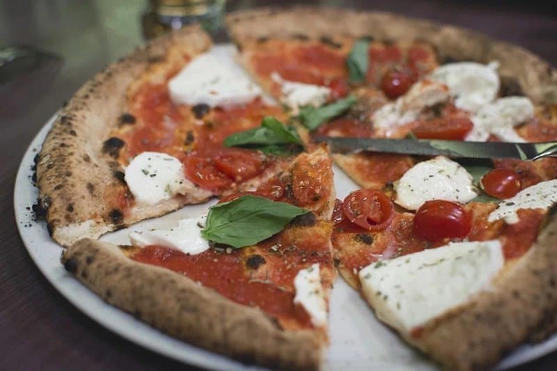 Visit of the pizzeria "les Quatres Saisons"