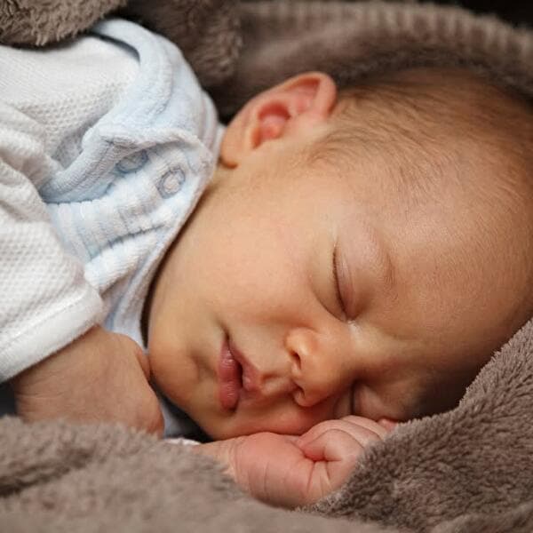 Dors, enfant, dors... Quand les enfants volent le sommeil de leurs parents