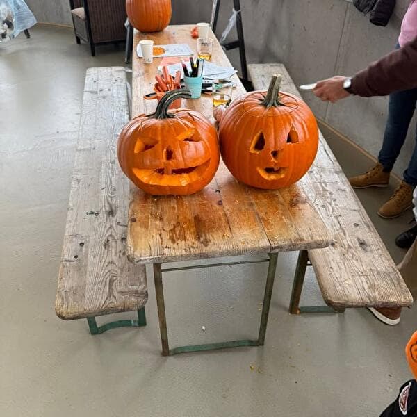 Atelier de sculpture de citrouilles à l’Aquatower