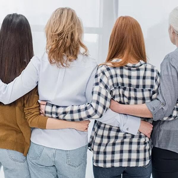 Entre nous - evening for expatriate women