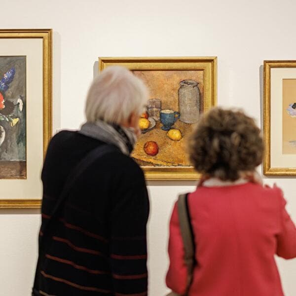 Regular guided tour: A stroll through art