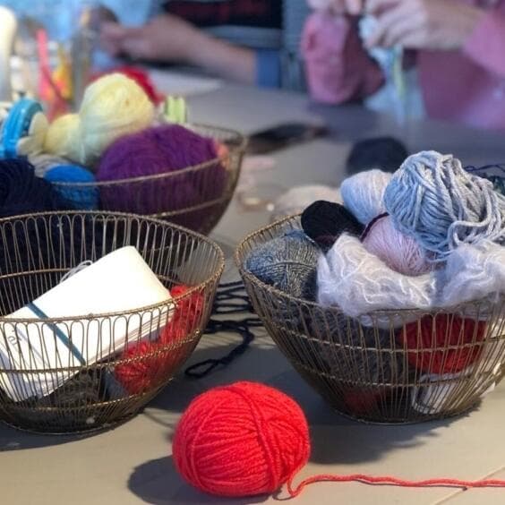 Wednesday Night Fever avec Mamie et moi – Tissage, nœuds, liens
