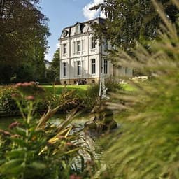 Villa Plage : Summer Flow in the Park