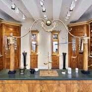 La section Arts décoratifs et populaires du musée