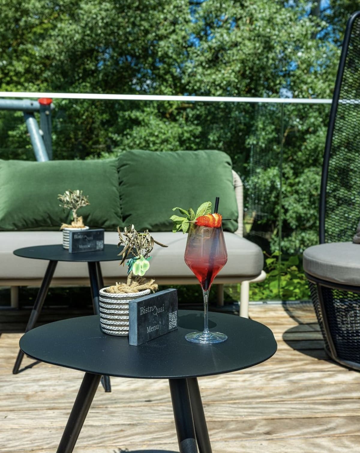 Bistro Quai : une terrasse entre vignes et rivière - 4