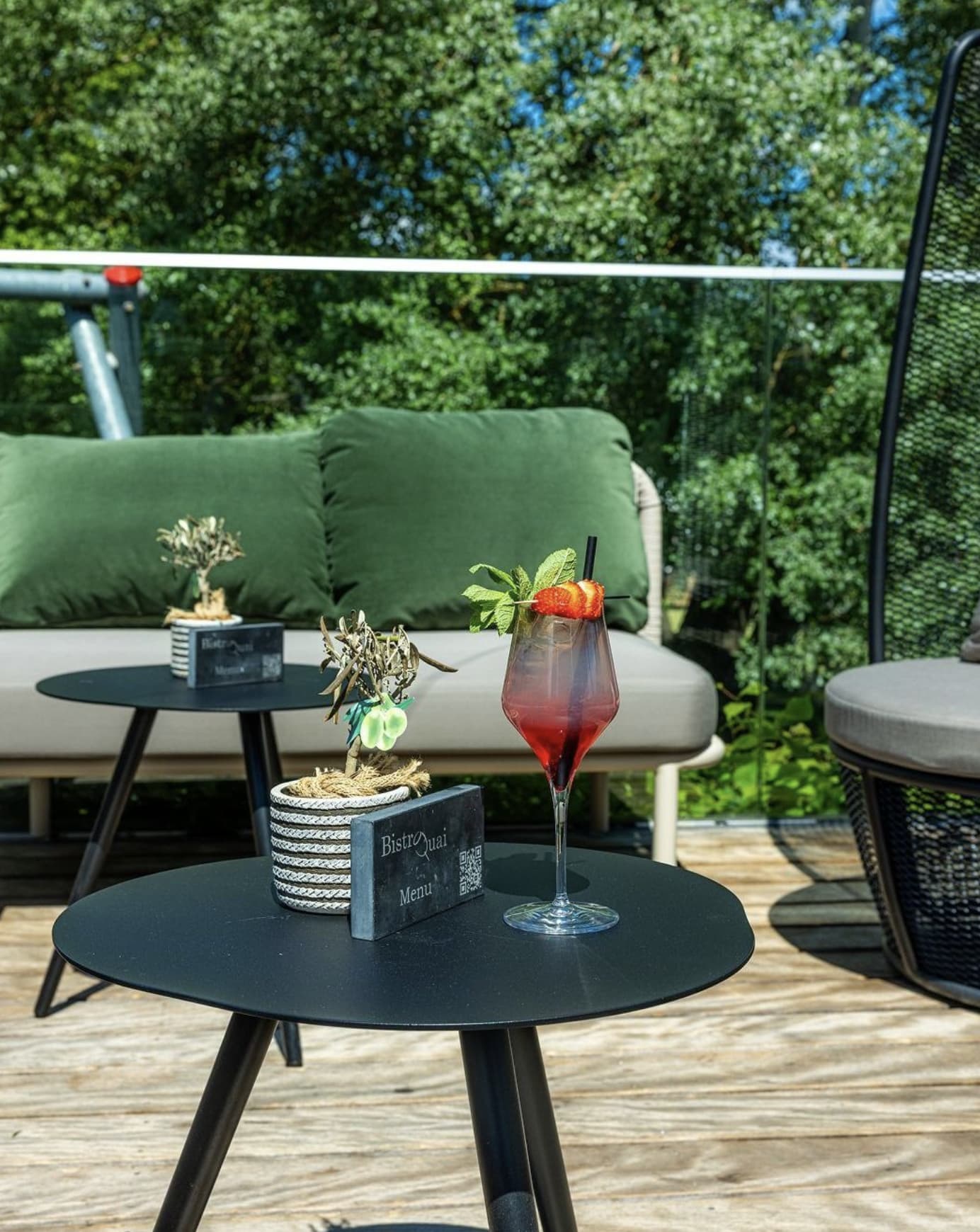 Bistro Quai : une terrasse entre vignes et rivière - 4