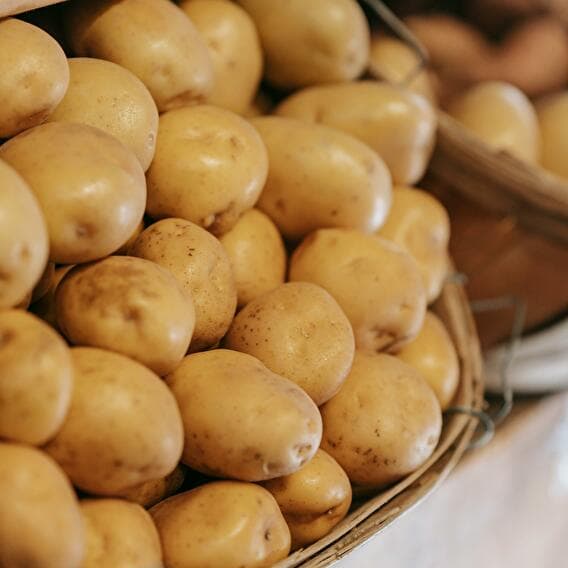 With or without potato? the Ladies are waiting for you