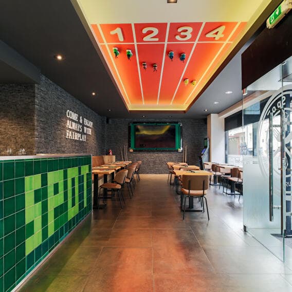 Un bon resto' avec des beaux écrans