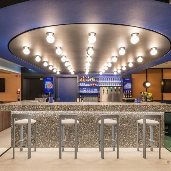 Offside Bar : sport, design et convivialité au Casino 2000 - 1