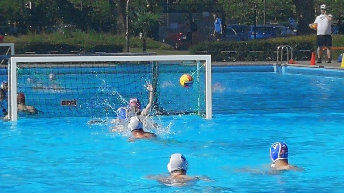 Piscine en plein air à Dudelange - 10