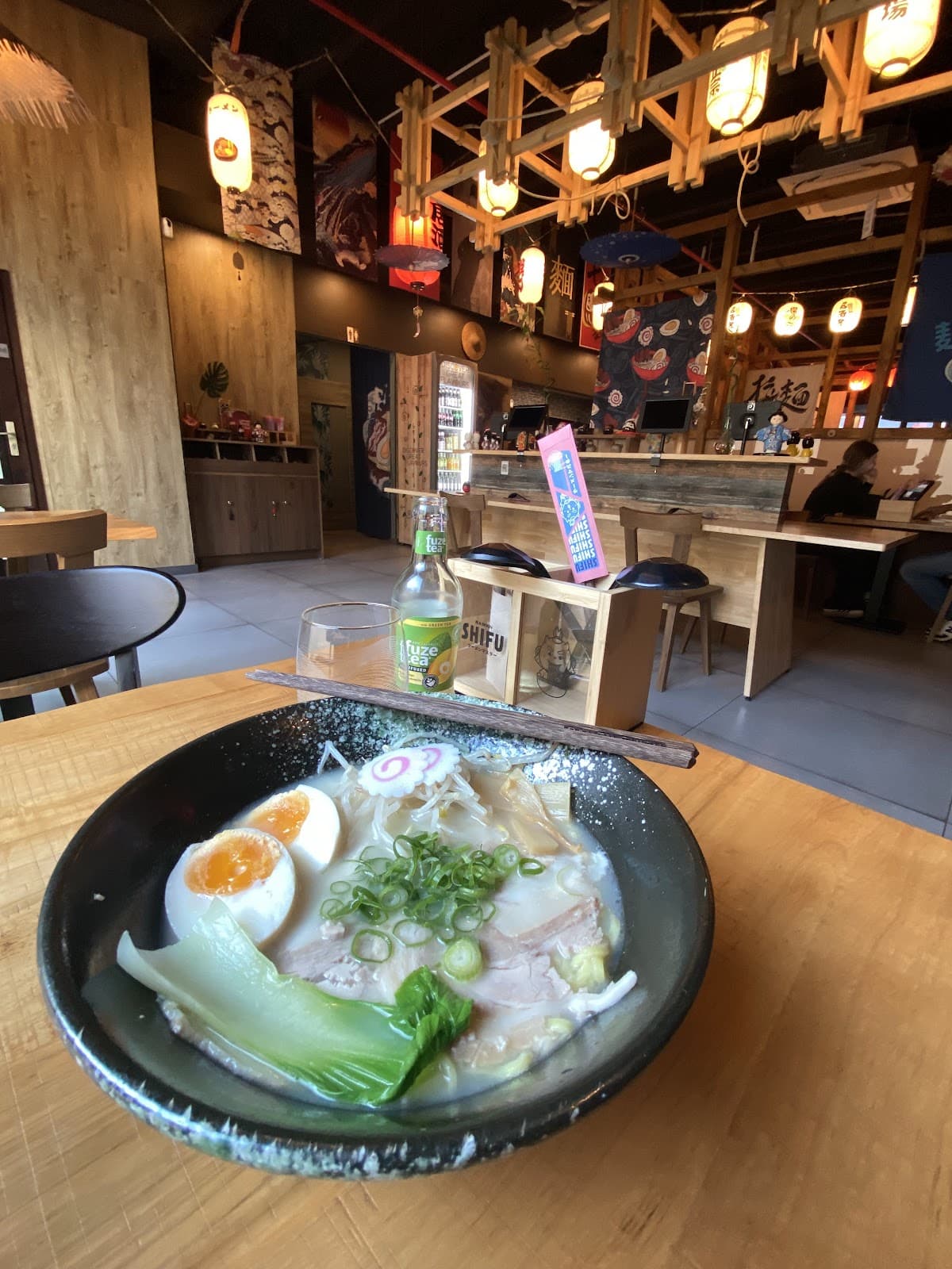 Un bol de ramen, et un verre de bière - 11