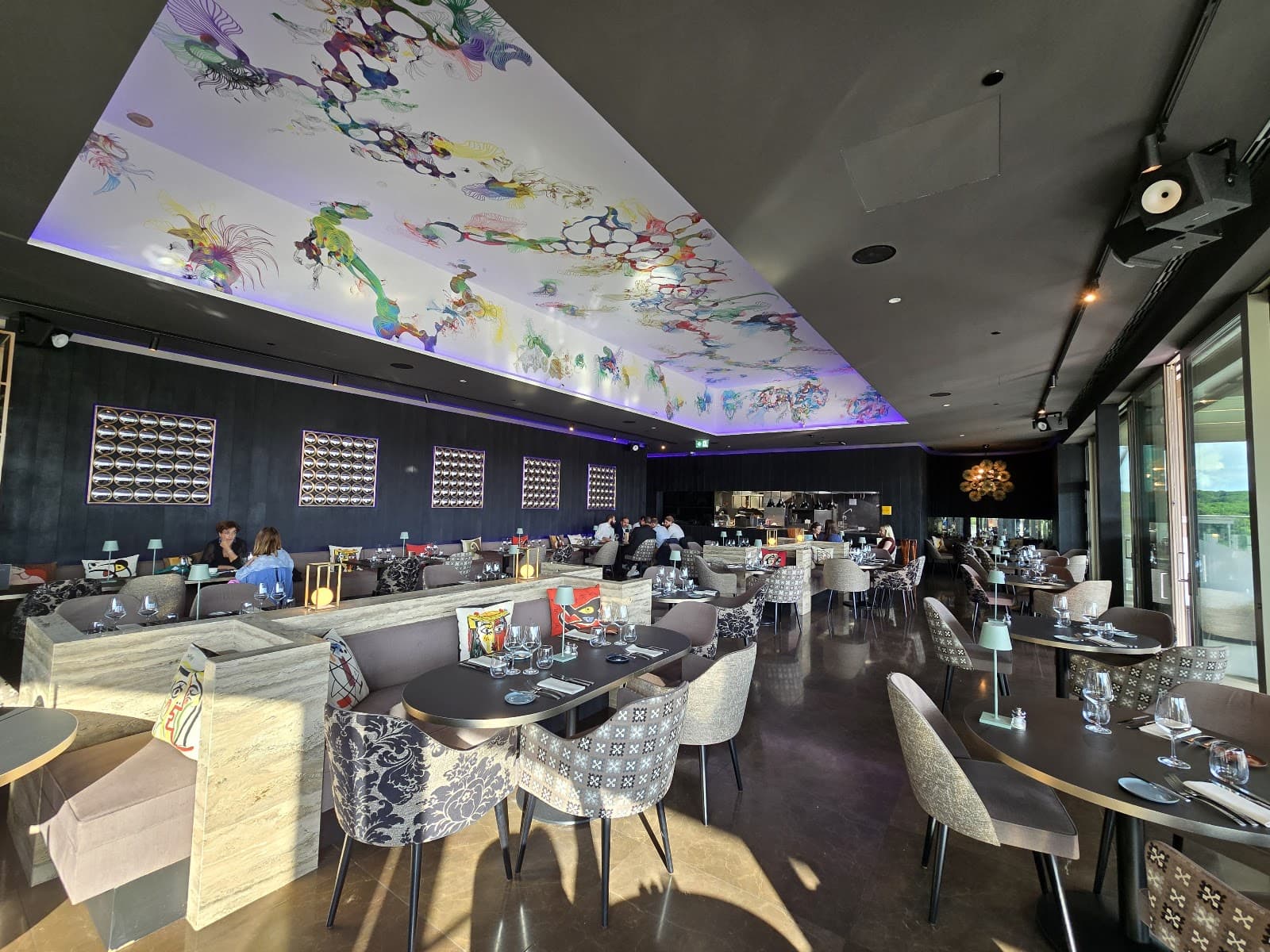 Skybar Luxembourg, the chic rooftop of City Concorde - 10