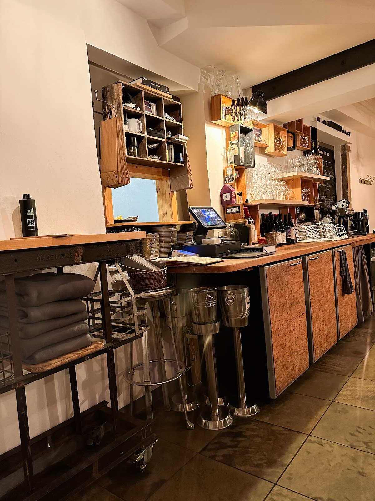 C'est pas la fin pour un bon verre de vin - 9
