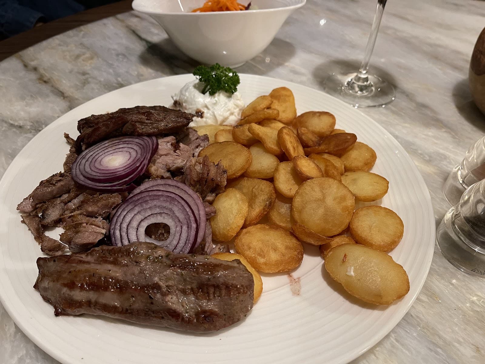 Manger Grec et peut-être croiser une déesse - 5
