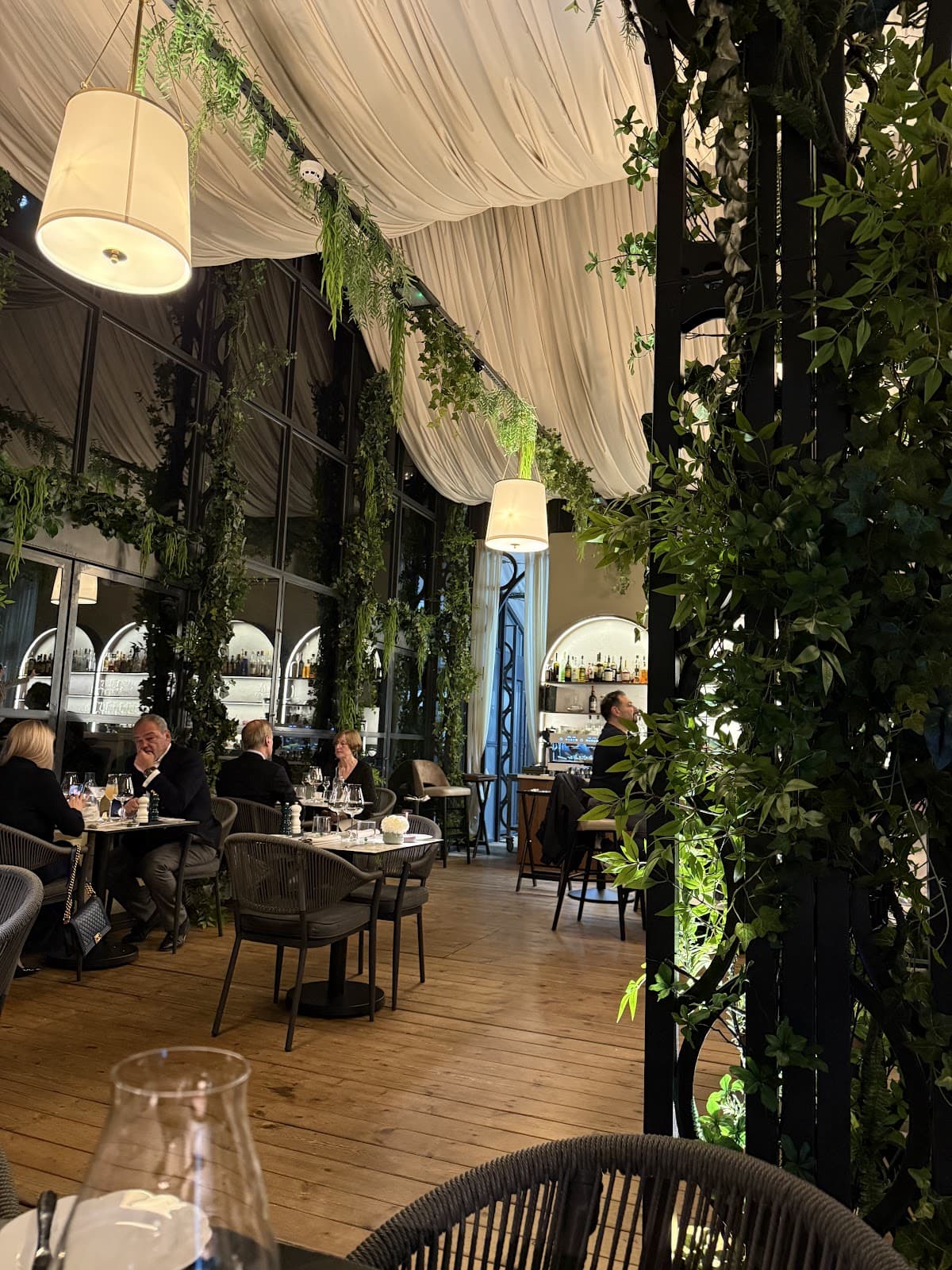 Brasserie Ciel, pause gourmande sous une verrière - 2