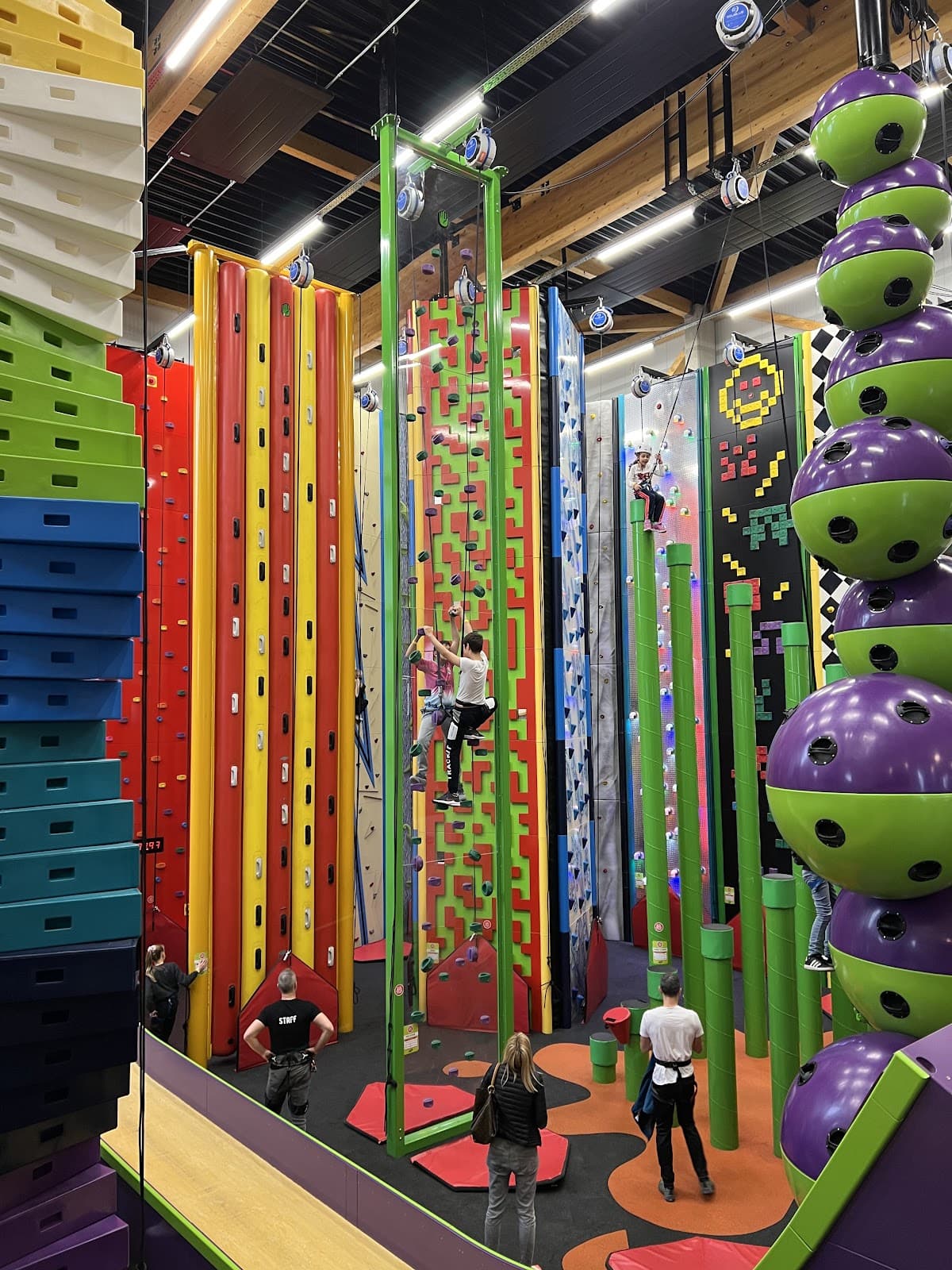 Climb the walls! - 3