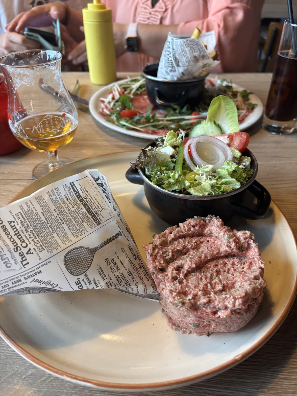 The bar where you can eat, dance and sing! - 9