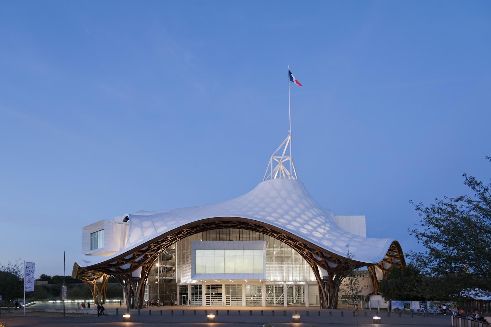 What is this atypical building? - 2