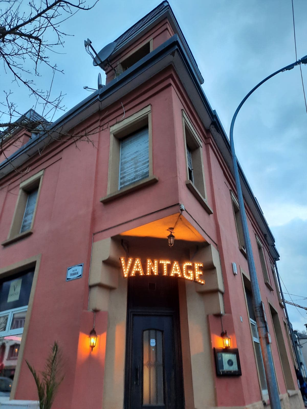 Vantage: Live Music in Luxembourg / Beggen - 2