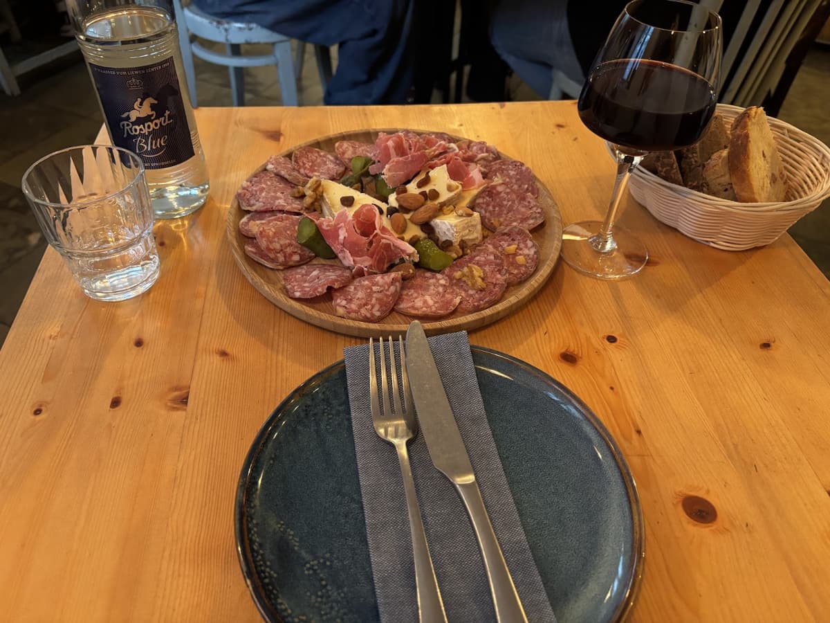 C'est pas la fin pour un bon verre de vin - 7