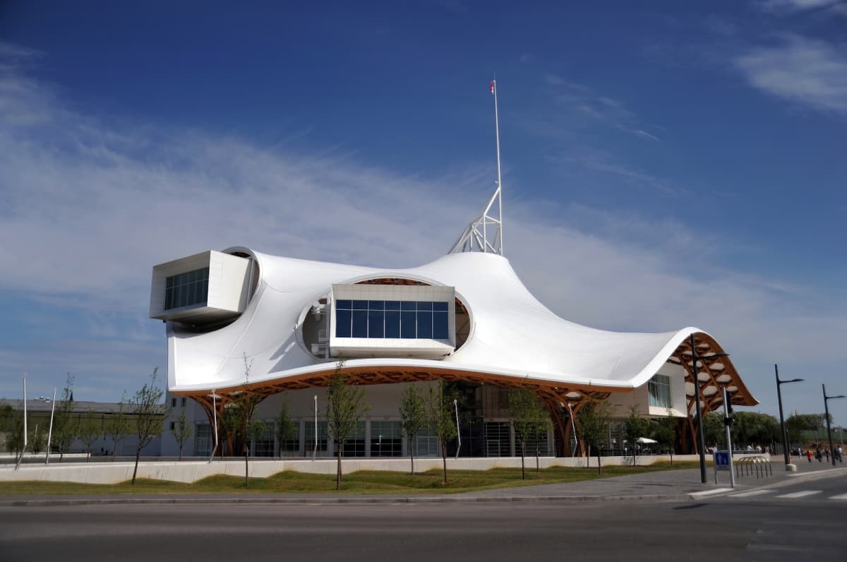 What is this atypical building? - 8