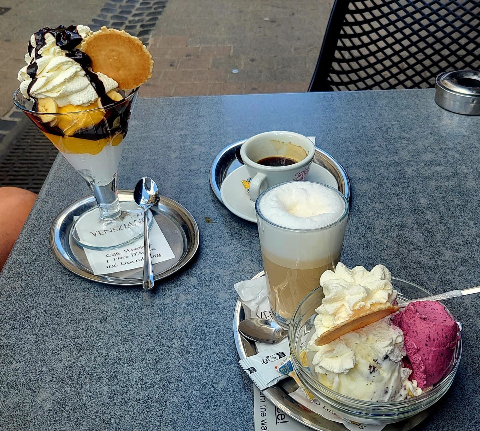 Une glace sur la place! 1,2,3,4 boules! - 4
