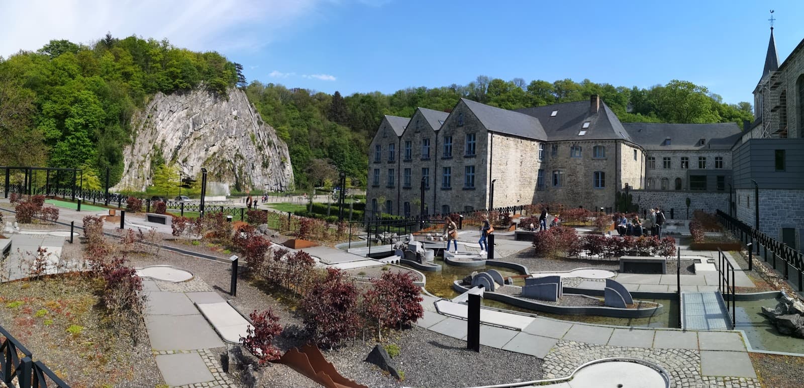 The smallest city in the world - 11