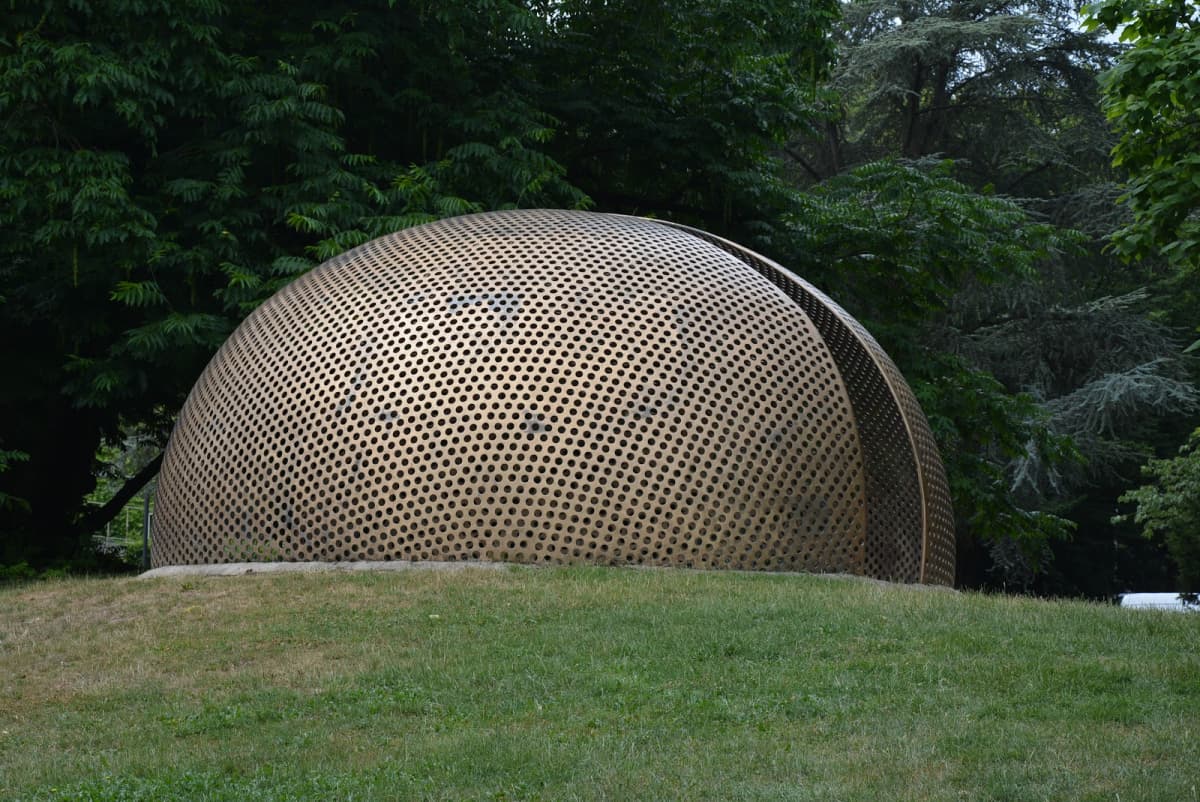 Under the trees of Pescatore Park - 4