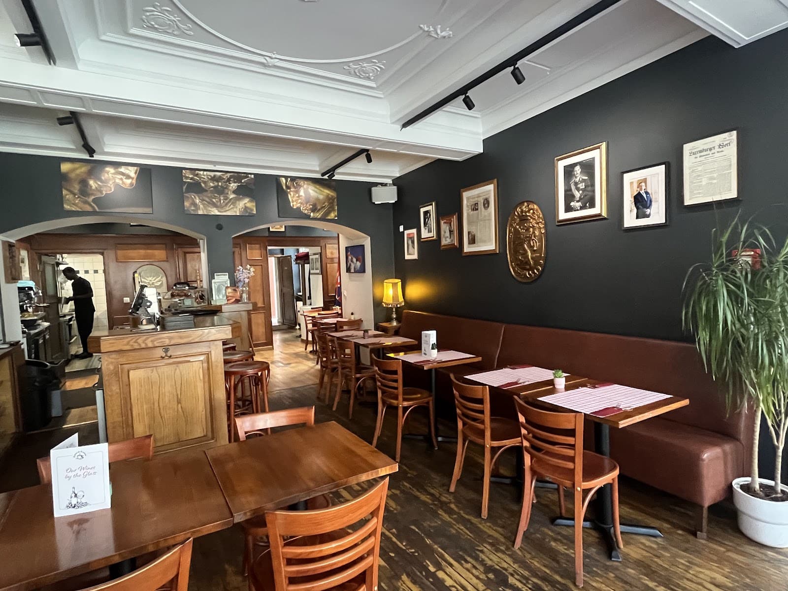 Period bistro ambiance at Bistrot de la Presse - 12