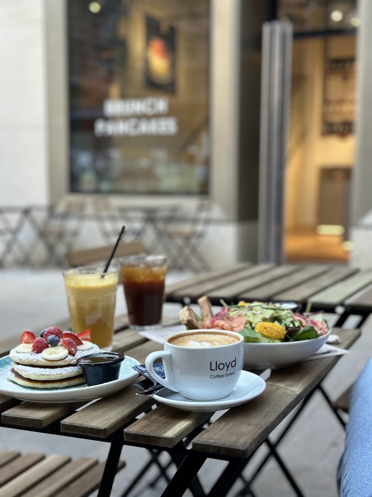 Lloyd Coffee Eatery : coffee shop tendance à Luxembourg - 3