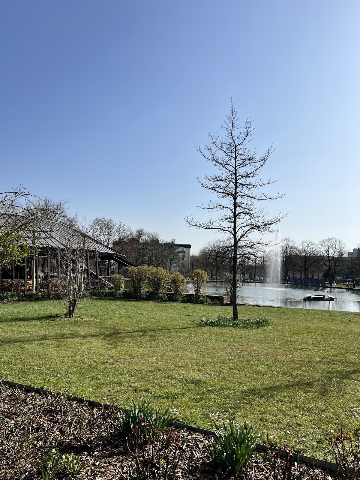 Le Pavillon, restaurant au bord de l'eau au Parc de Merl - 9