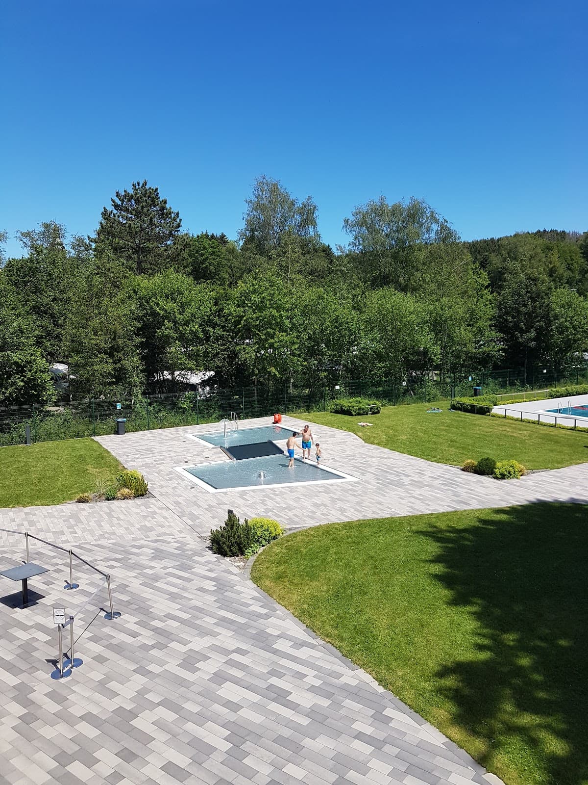 Piscine extérieure chauffée à Troisvierges - 9