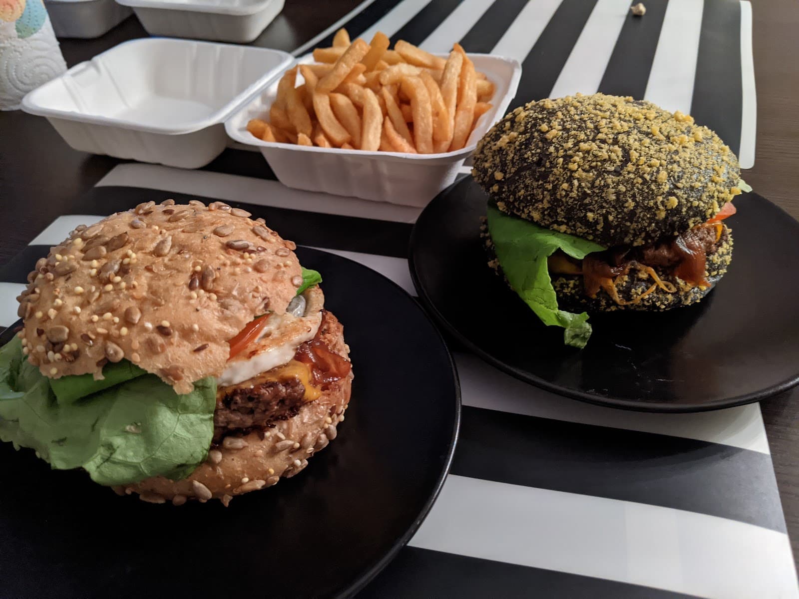 Letzz-eat-burger - 8