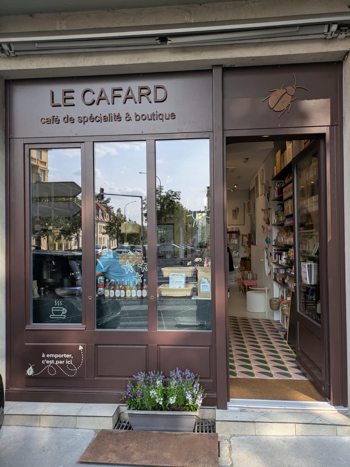 Le Cafard: your café-gallery in Metz - 2