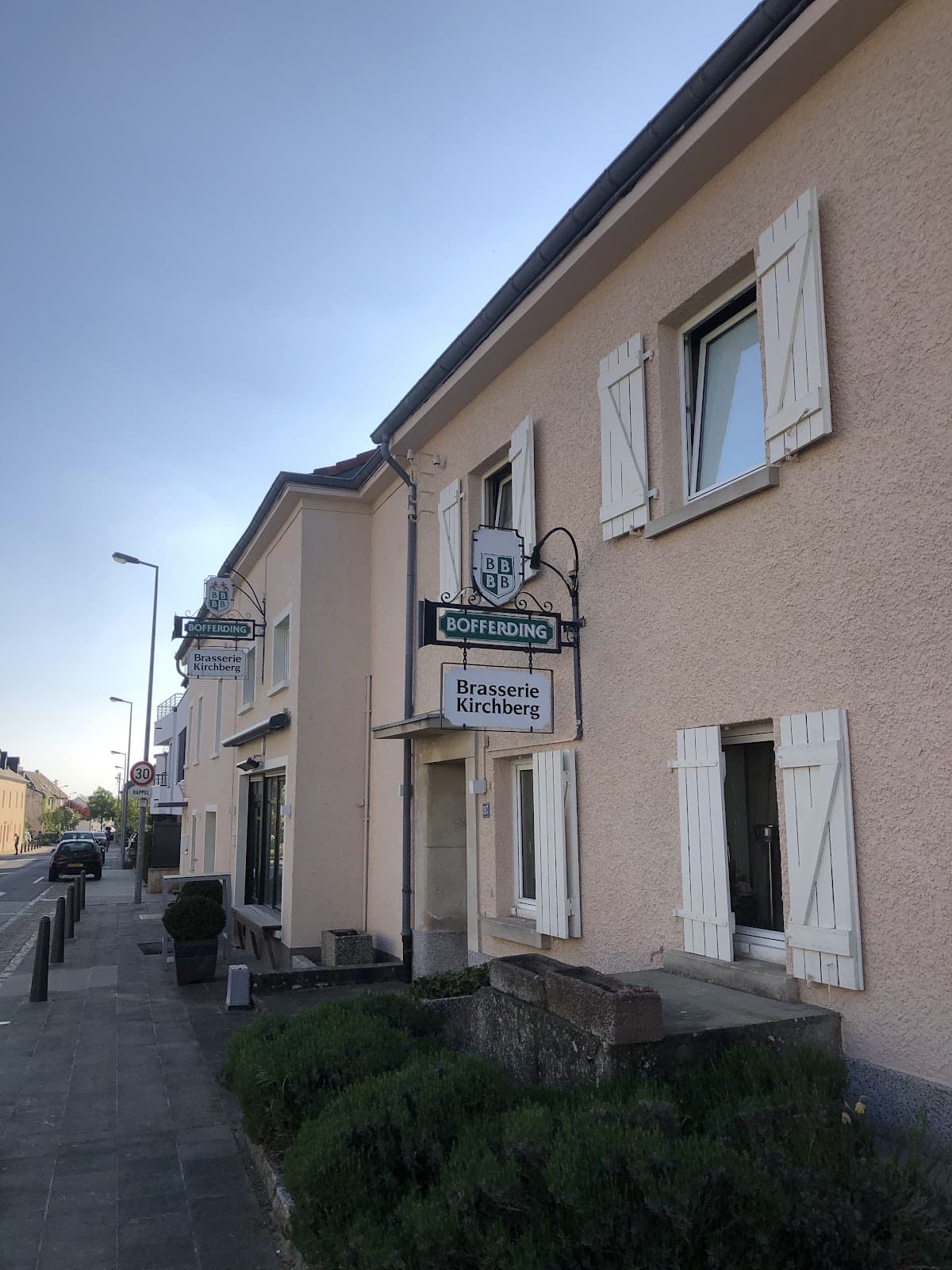Aller Luncher ou Dîner dans un jardin de ville - 8