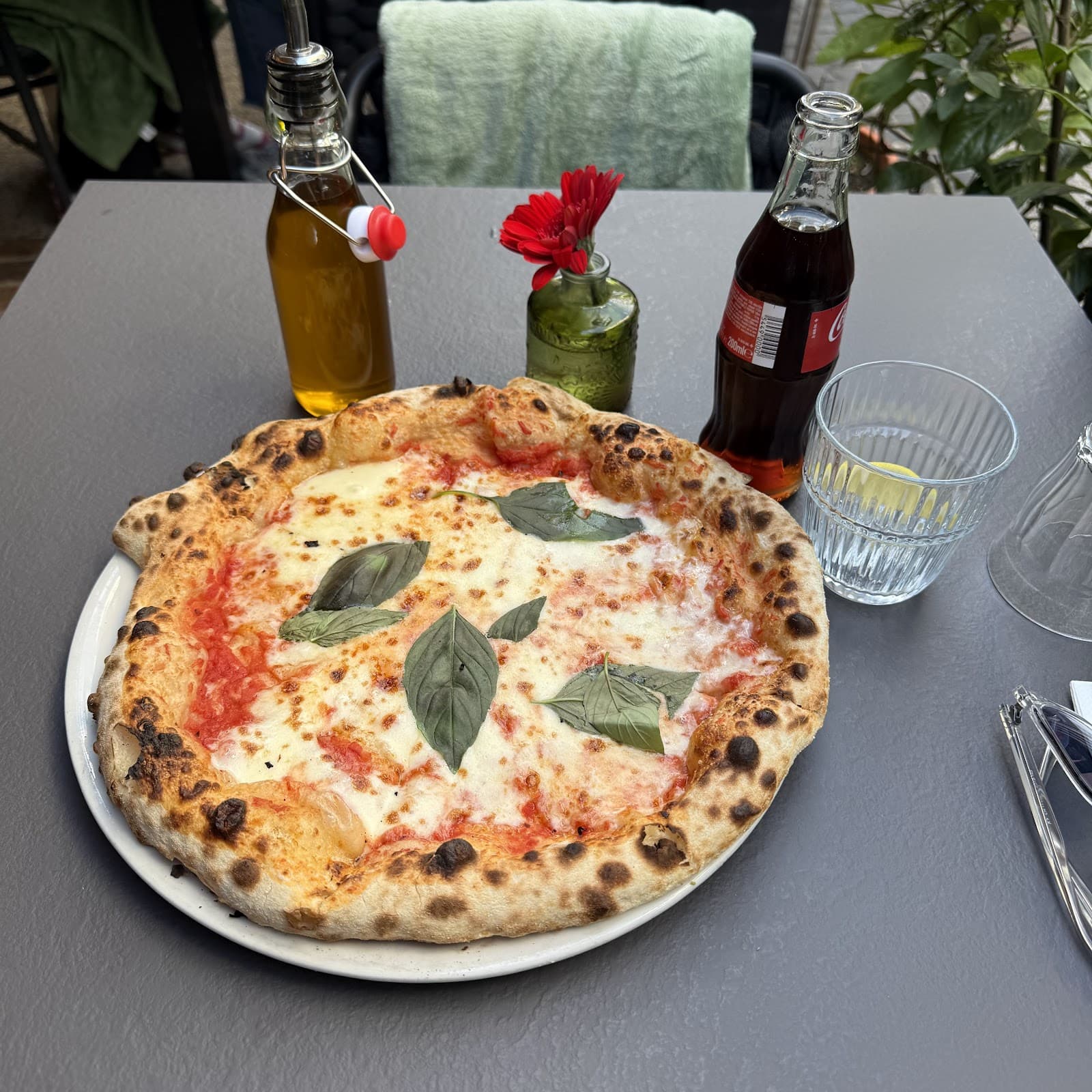 O bella ciao, bella ciao, bella ciao - 12