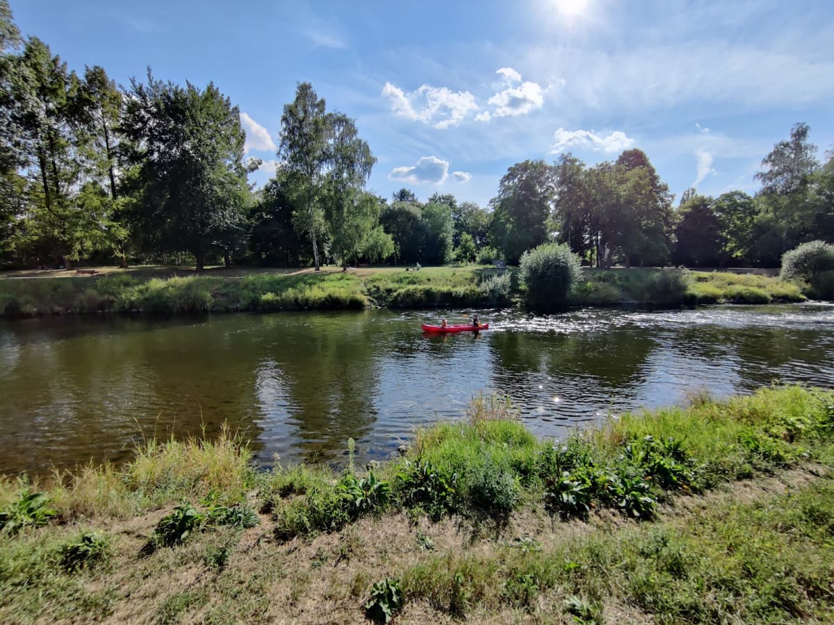 La piscine extérieure au coeur du camping Echternacherbrück - 9