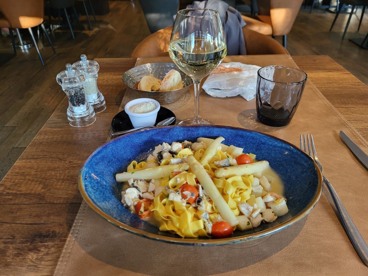 Bivius, Italian restaurant in Strassen with terrace - 11
