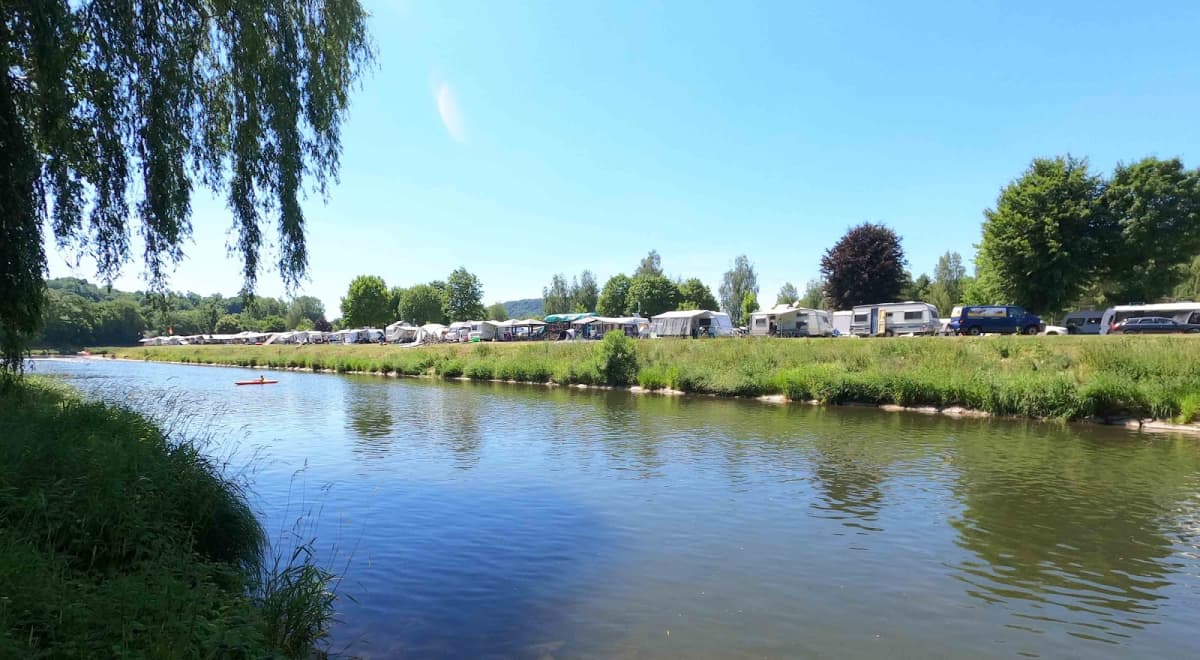 La piscine extérieure au coeur du camping Echternacherbrück - 4