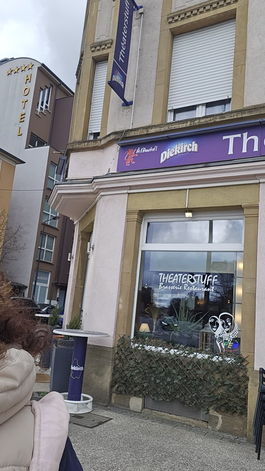 Resto sympa et bar branché - 5